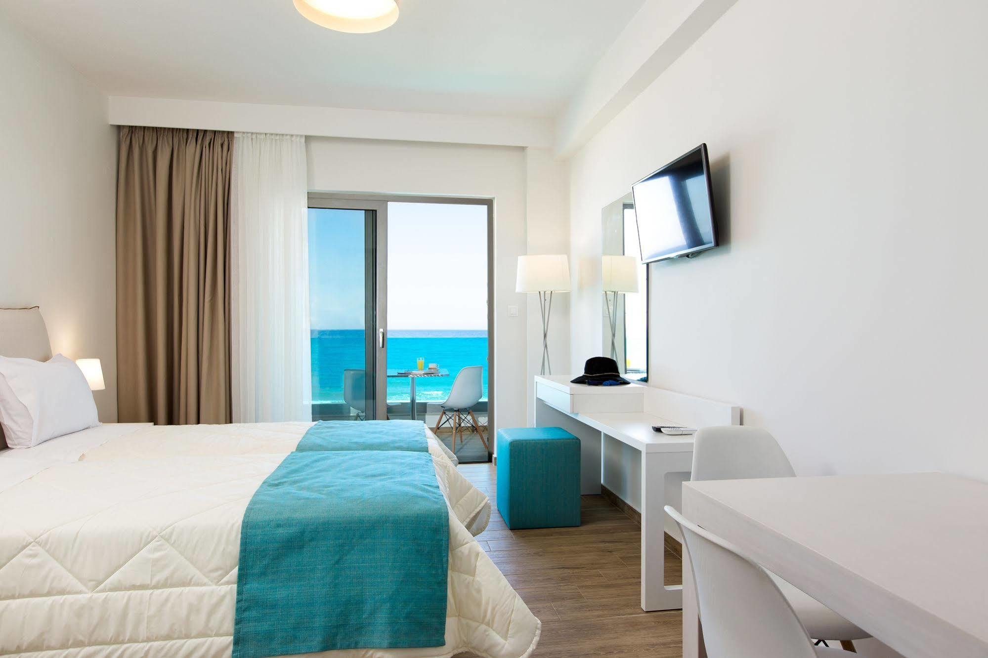 Golden Coast Seaside Apartments Rethymno  Bagian luar foto