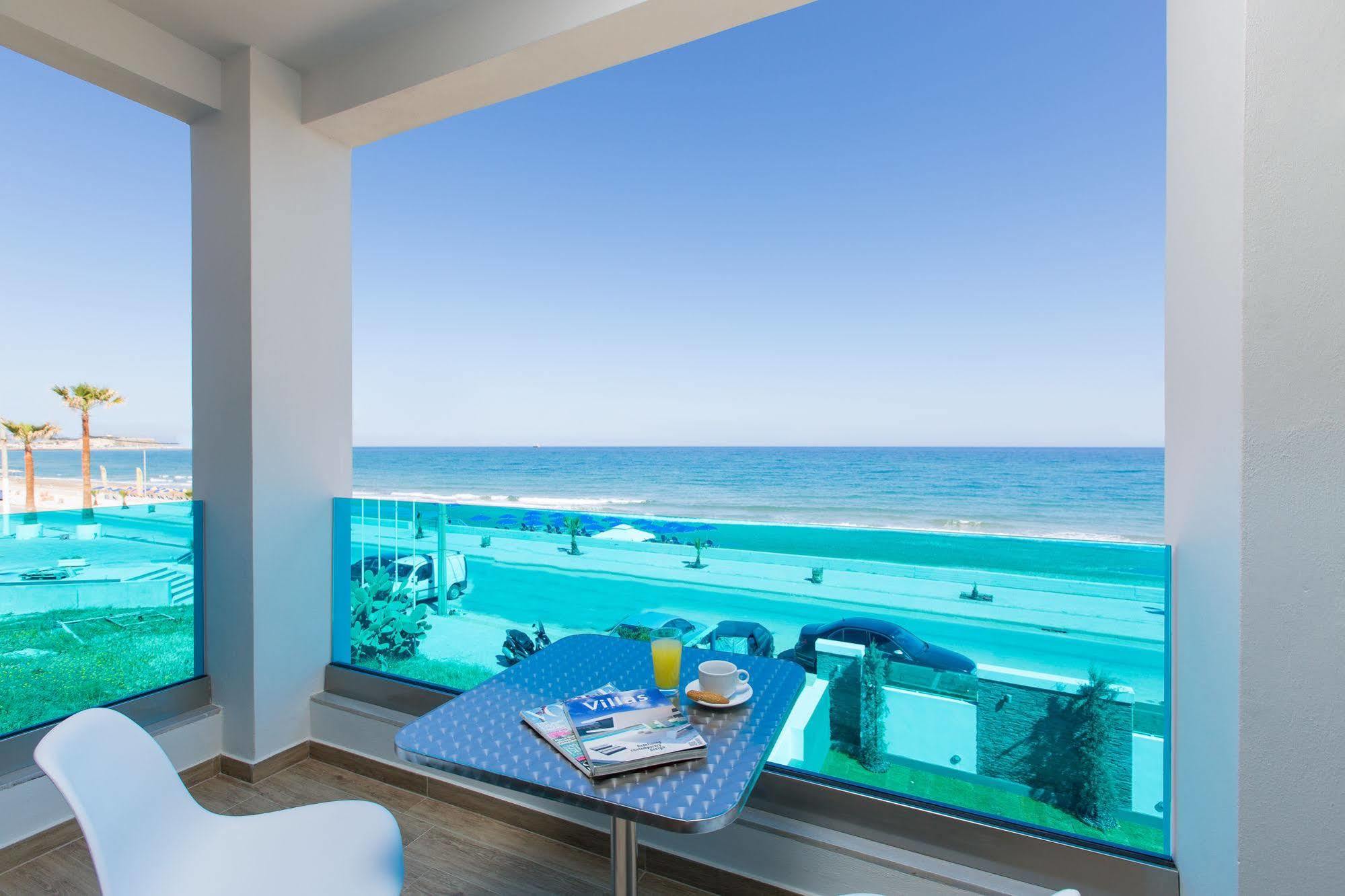 Golden Coast Seaside Apartments Rethymno  Bagian luar foto